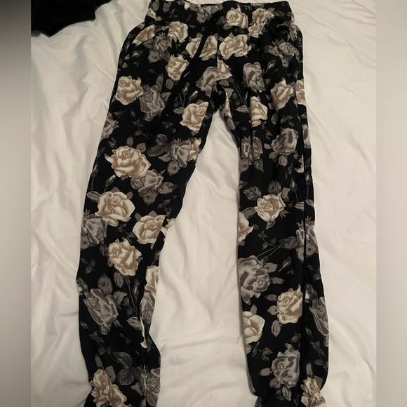 LIKE NEW! Talula Floral Print Pants - Picture 1 of 2